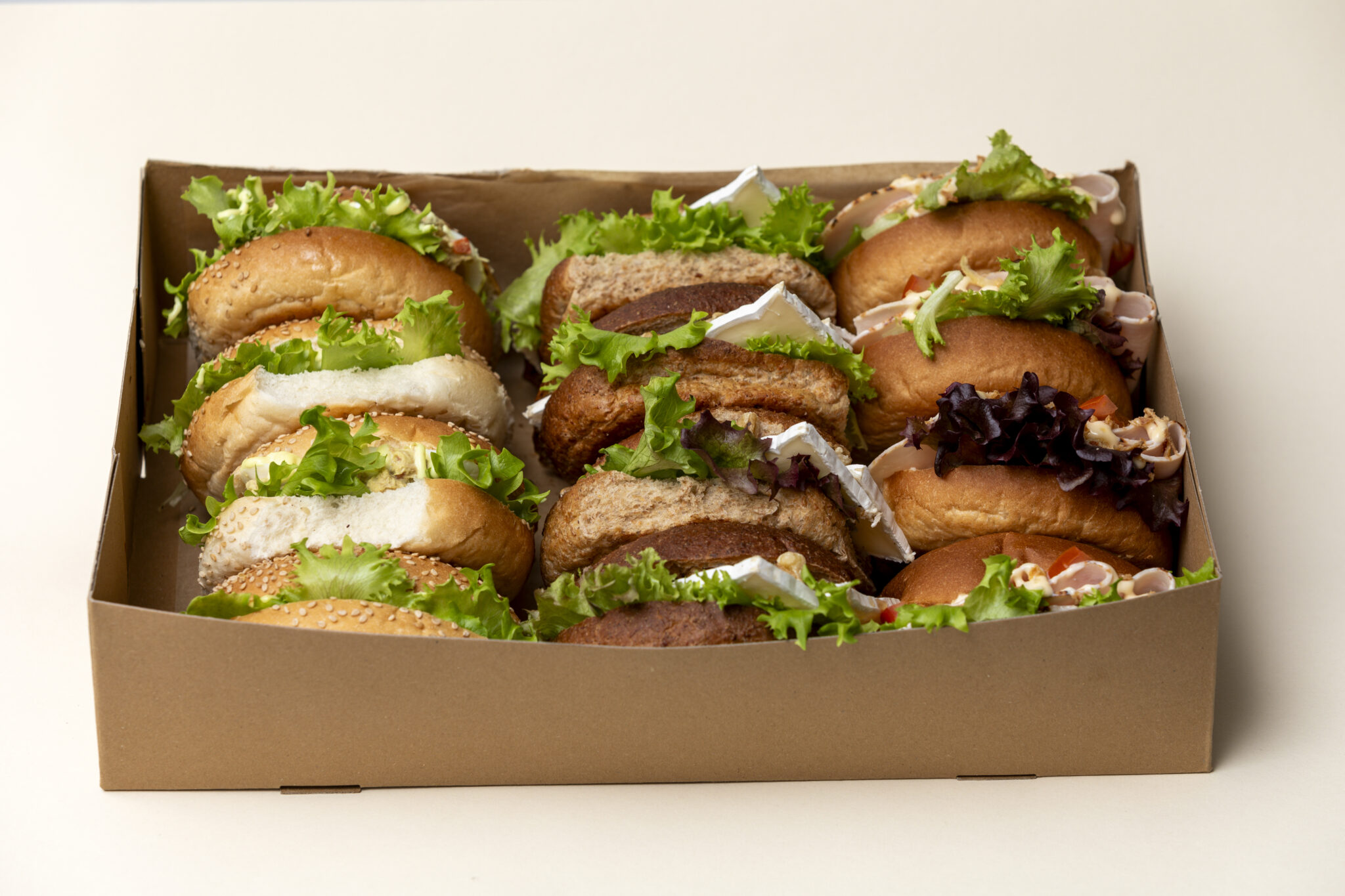 Box met zachte bollen | 12 stuks - Faje Catering